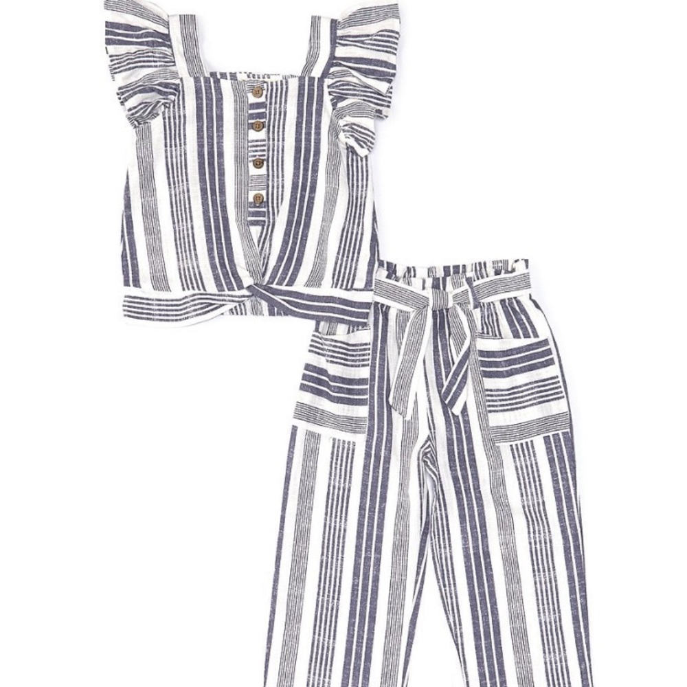 Jessica Simpson  2 piece blue & white flutter sleeve & pant set